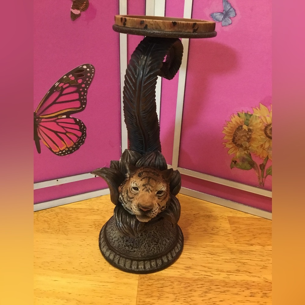 Tiger candle holder